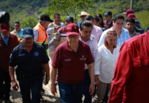 Julio Menchaca supervisa atención integral en la Otomí-Tepehua