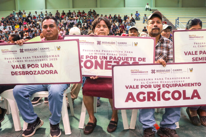 04 DICIEMBRE 2025_GOBERNADOR_ENTREGA DE APOYOS A CAMPO_HUEJUTLA-8 (1)