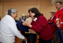 Inicia DIF Hidalgo entrega de cobijas para esta temporada invernal