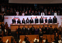 Reafirma Julio Menchaca compromiso con la educación, durante informe del Rector de la UAEH