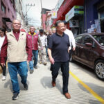 Julio Menchaca supervisa obras en el centro de Pachuca que mejoran la vida cotidiana de las familias