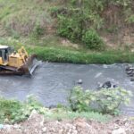 Gobernador Julio Menchaca instruye operativo integral de desazolve en el Río Tecoluco para prevenir inundaciones