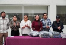Entrega Yocelyn Tovar uniformes y equipamiento a personal de Servicios Públicos y Obras en Atotonilco de Tula