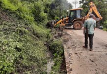 Gobierno de Hidalgo continúa con acciones de limpieza en caminos y carreteras