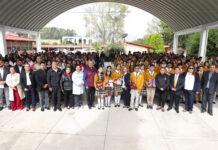 Gobierno de Hidalgo entrega uniformes, útiles y calzado a estudiantes de Tula-Tepeji