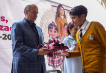 Natividad Castrejón encabeza la entrega de uniformes, útiles y calzado en municipios de la región Tula-Tepeji