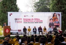 Naty Castrejón y Tepeji impulsan la educación con uniformes y útiles en la Secundaria Técnica 54