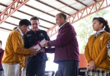 Natividad Castrejón entrega útiles, calzado y uniformes en cinco municipios