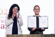 Sheinbaum firma decreto para obligar a plataformas digitales a proteger a menores